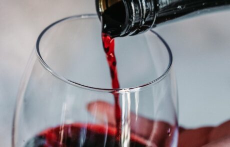 Weingut Toskana Chianti Wein im Glas zum trinken
