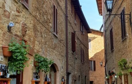 Toskana Stadt Pienza Gasse im alten Ortskern