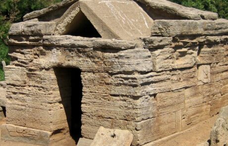 Sehenswürdigkeiten Toskana Etruskergrab aus Stein Populonia