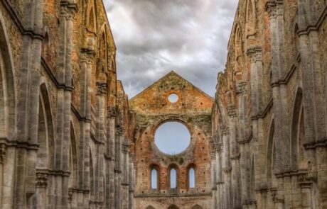 Sehenswürdigkeiten Toskana Kirche ohne Dach