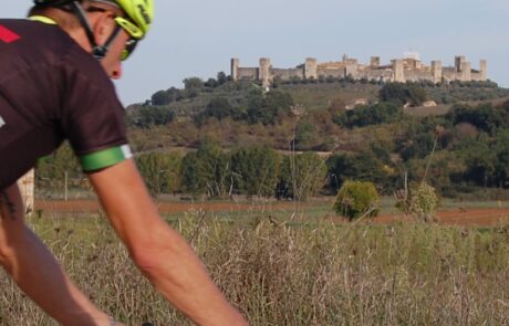 Fahrrad fahren Toskana vor Monteriggioni Siena