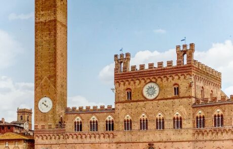 Sehenswürdigkeiten Toskana Siena Palazzo mit Turm Piazza al Campo