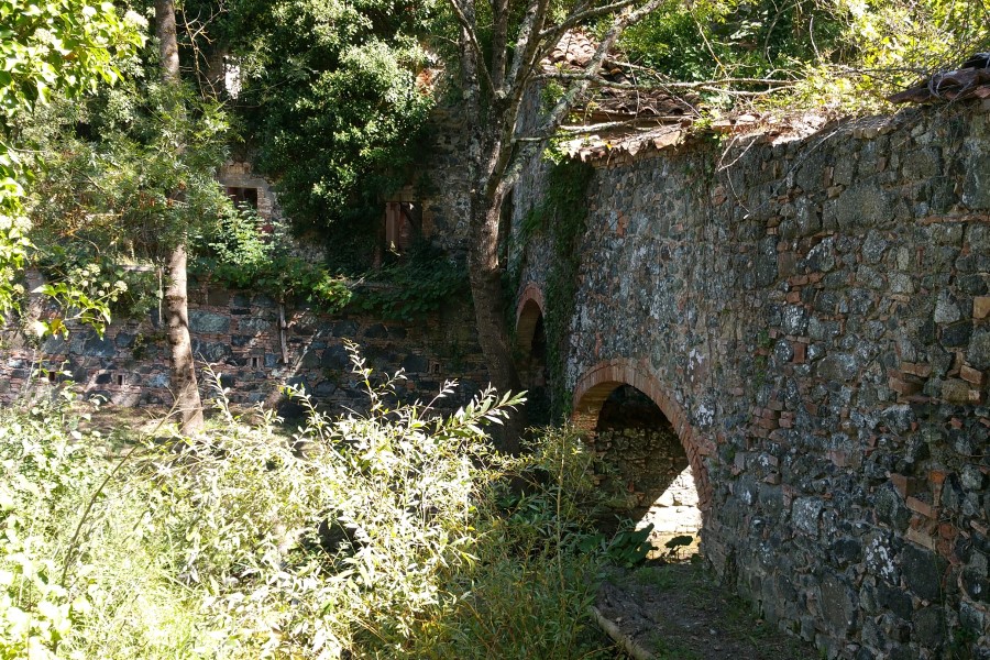 Ruine Toskana mittelalterliche Mauern Bagni San Michele Volterra