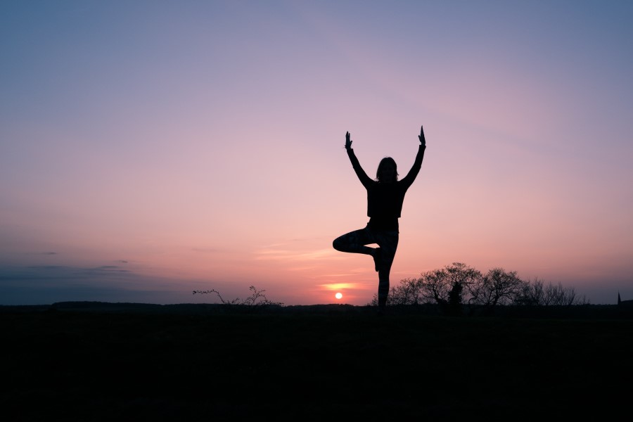 Yoga Toskana bei Sonnenuntergang