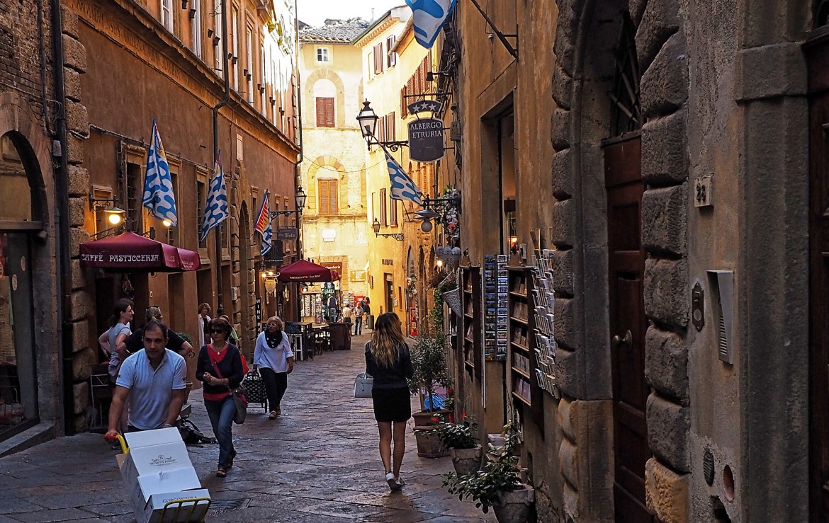 Toscane authentiques dans les allées de la ville médiévale